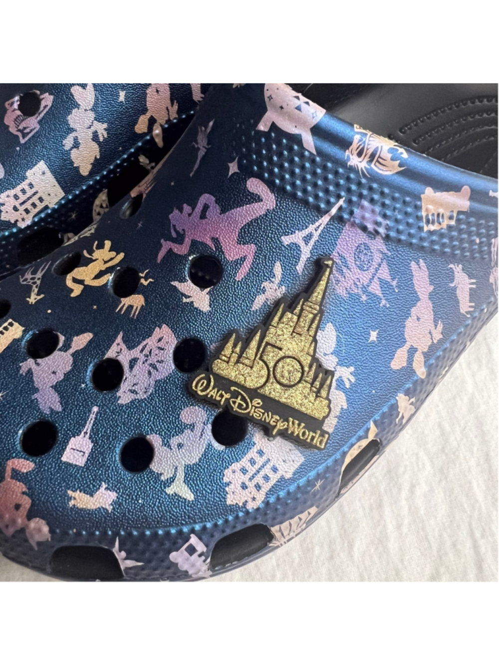 Crocs Walt Disney World 50th Anniversary Grand Finale Castle Clogs M 5 W 7 NWOB - Picture 2 of 10